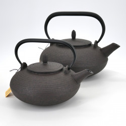 Japanese prestige oval cast iron teapot, CHÛSHIN KÔBÔ ITOME, Brown
