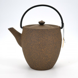 Large Japanese prestige high cast iron teapot, CHÛSHIN KÔBÔ MARUTSUTSU, yellow