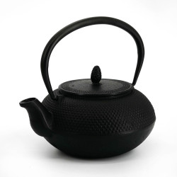 Schwarz emaillierte japanische Teekanne aus Gusseisen, ROJI ARARE, 0.9lt
