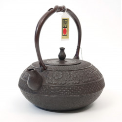 Japanese cast iron kettle, OBISAKURA, 1.6 L, dots and cherry blossoms