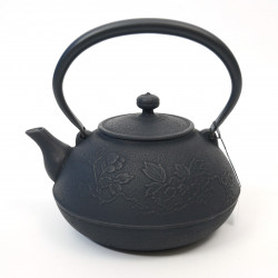 Japanese cast iron kettle, BOTAN, 1.6 L, black and peonies