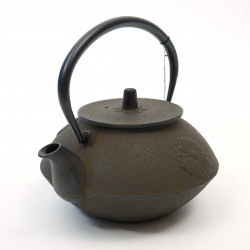 Japanese cast iron kettle, HANA, 0.8 L, sabi and chrysanthemums